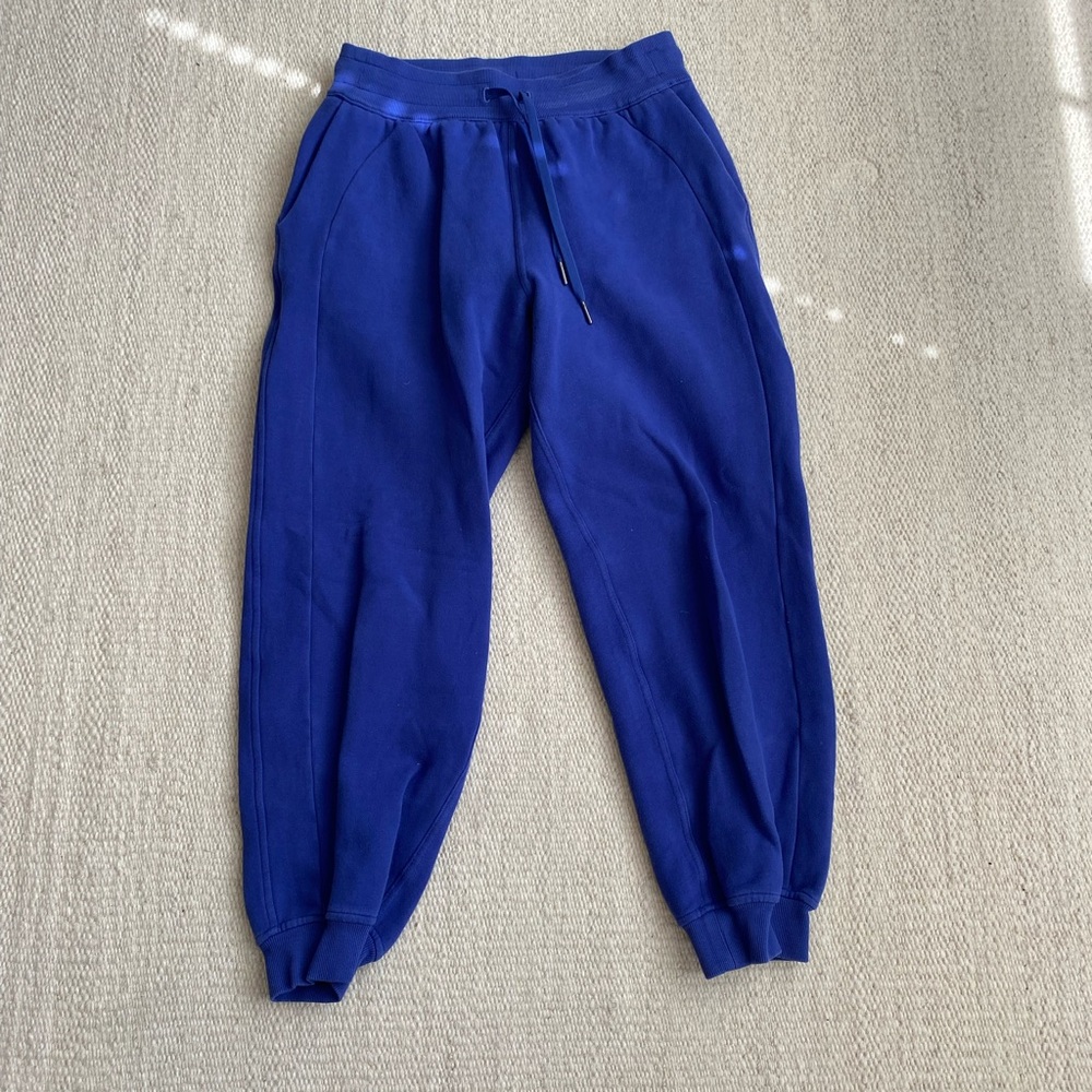 Lululemon Joggers in size 6